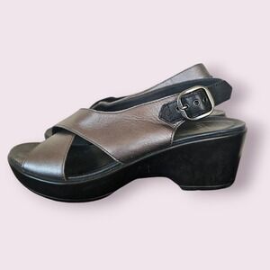 DANSKO Jasinda Metallic Gray Leather Boho Footfriendly Sandals sz EU 40 US 9.5